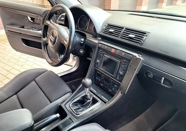 Audi A4 cena 7500 przebieg: 500000, rok produkcji 2001 z Elbląg małe 56